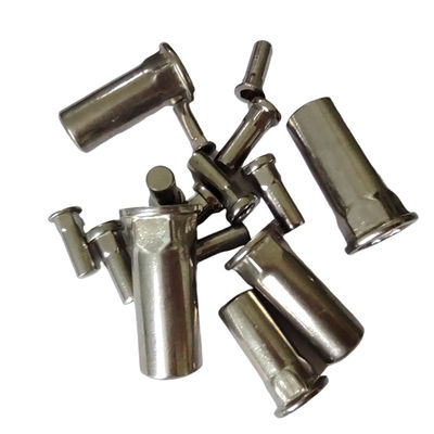 ステンレス鋼 フラットヘッド 半ヘックス 閉ざされた端 ニットナッツ 自動車用 カドミウム 塗装