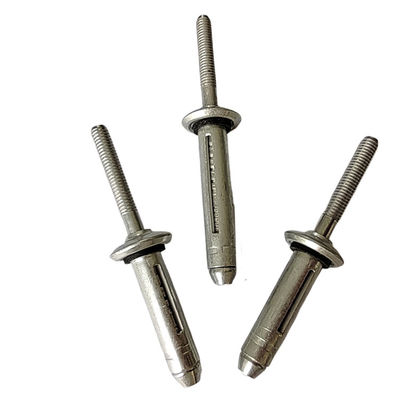 滑らか な 仕上げ と 耐久 性 の 特徴 を 備えた 完璧な 防水 ランプ を 探す