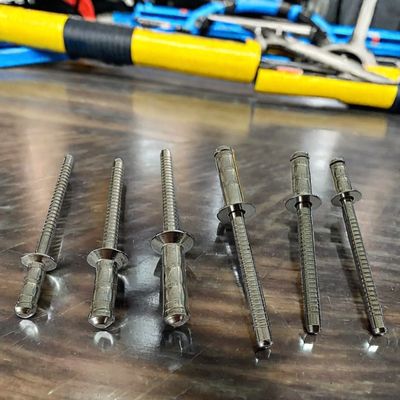 平面ヘッド ブラインドリベット ステンレス鋼 304 3.2mm 4.0mm 4.8mm 6.4mm オープンエンド マルチグリップ