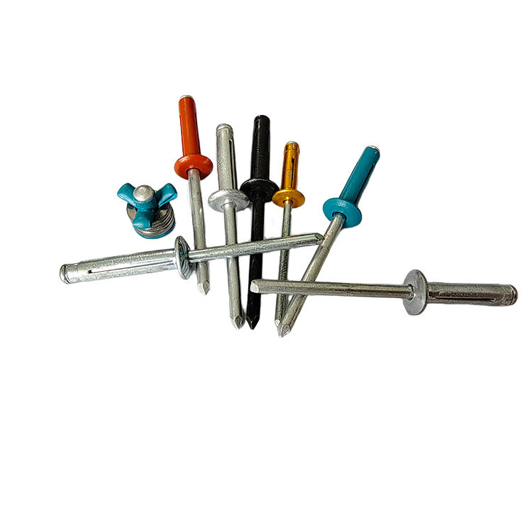 耐久性のある重用リベット 屋外防水ランプ DIN 標準のリベット